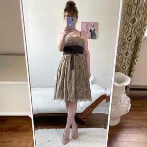 LAUNDRY BY SHELLI SEGAL SLEEVELESS BROWN TAN LACE DRESS BUILT IN CRINOLINE